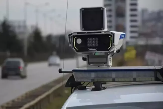 Sürücüler Dikkat: Trafikte "Kamerayı Görünce Yavaşlama" Devri Bitti!