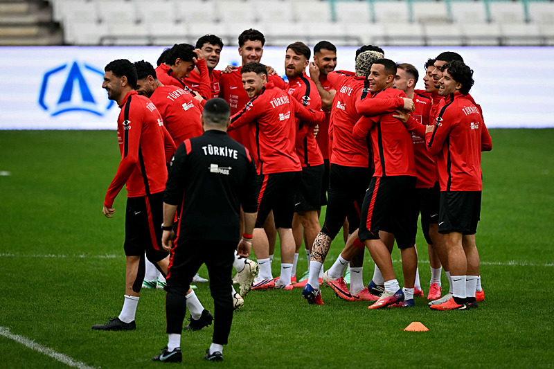 Türkiye - İtalya Milli Maçı Heyecanı Bursa'da! Montella'dan Tarihi Açıklama, Maç Saat Kaçta, Hangi Kanalda?